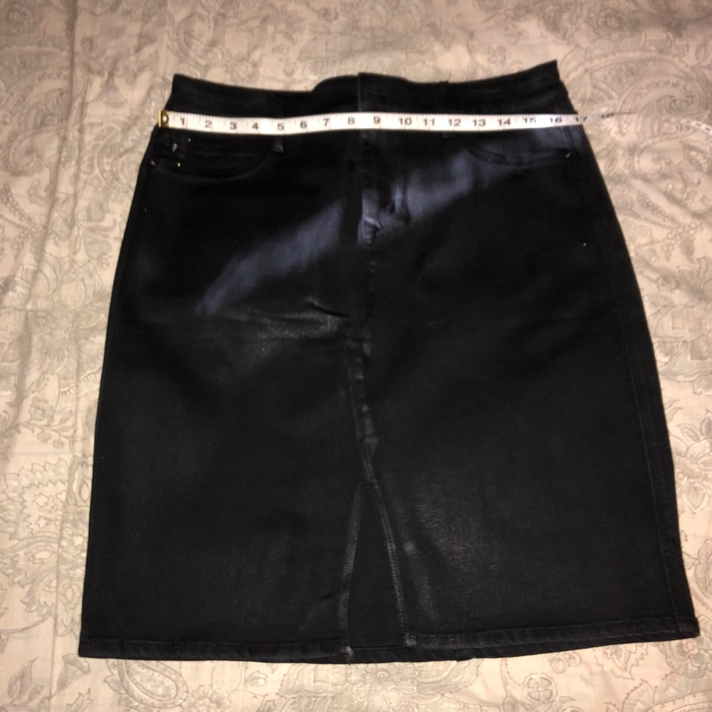 Skinnygirl Black Jean Skirt Size 10 - Picture 8 of 14